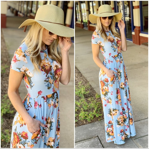 ✨LAST ONE✨Light blue floral maxi dress - Picture 3 of 4